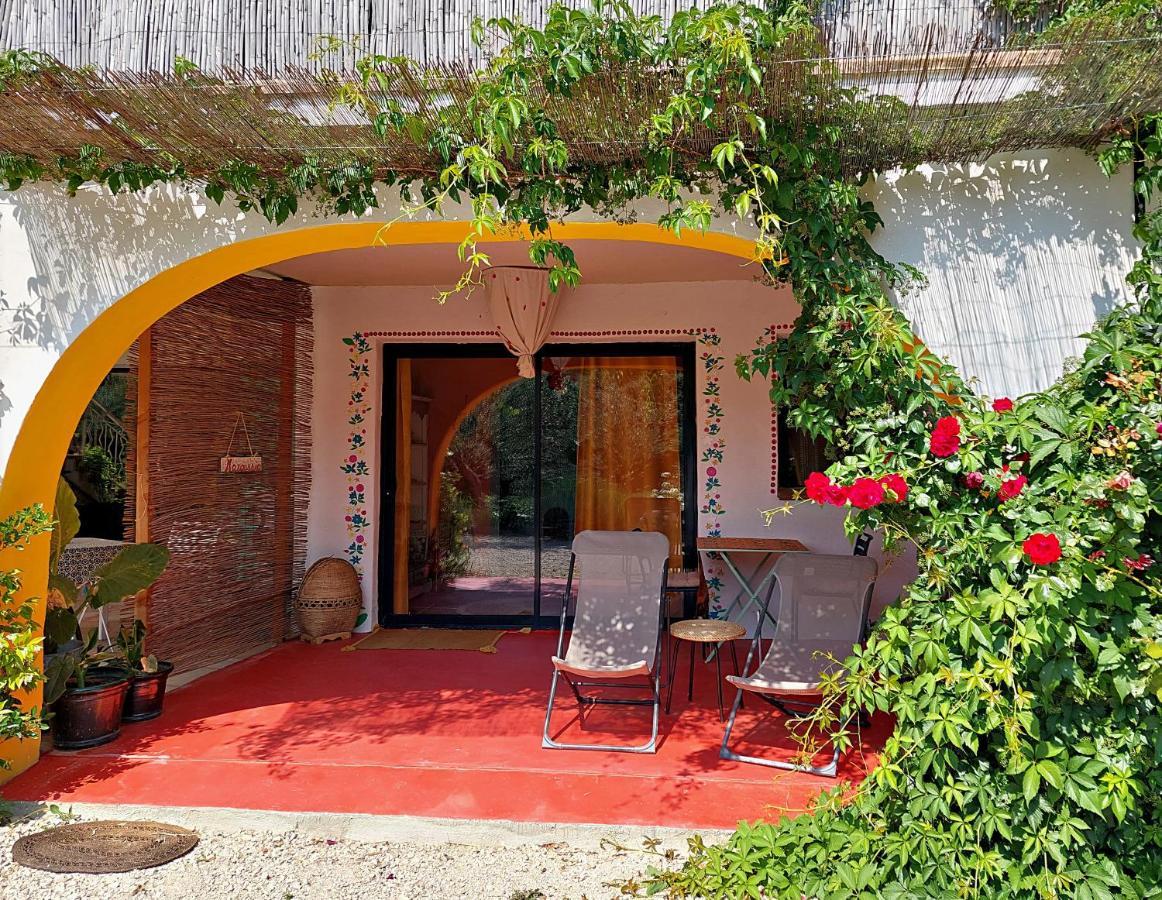 Готель Domaine Colibri En Provence Pujaut Екстер'єр фото