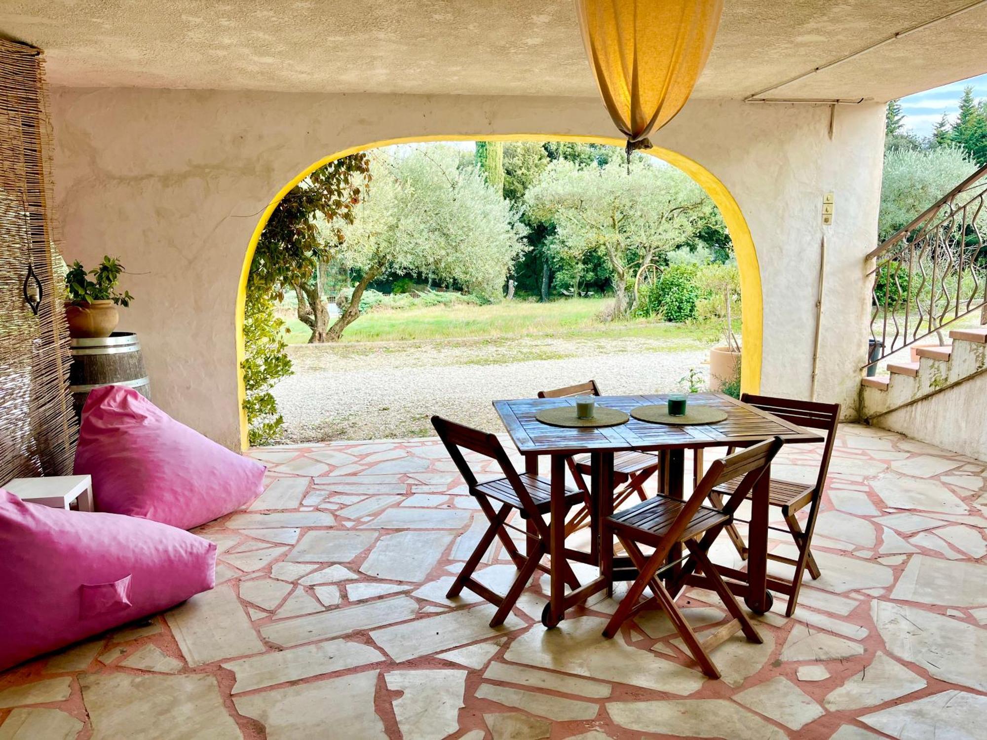 Готель Domaine Colibri En Provence Pujaut Екстер'єр фото